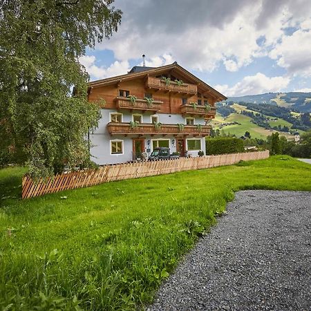 Sportpension Enzian Saalbach-Hinterglemm Exterior photo